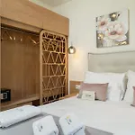 Melies Aparthotel