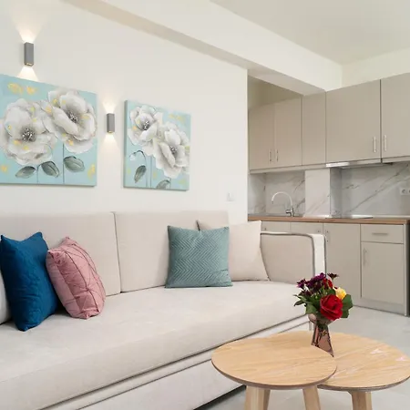 Апарт-отель Mellies 3*