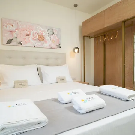 Melies Luxury Suites 3*